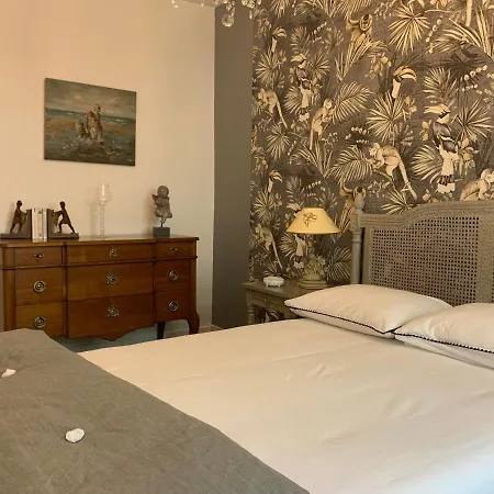 Chausey, Vue Sur Le Port * Granville