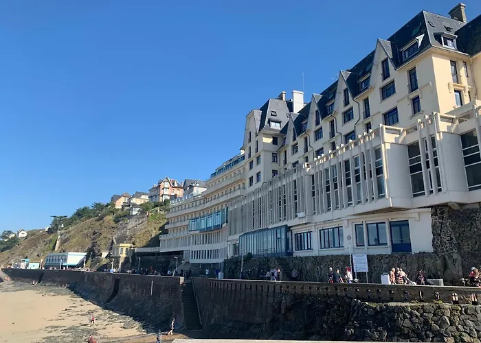 Chausey, Vue Sur Le Port Granville