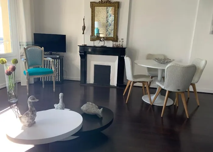 Chausey, Vue Sur Le Port Granville