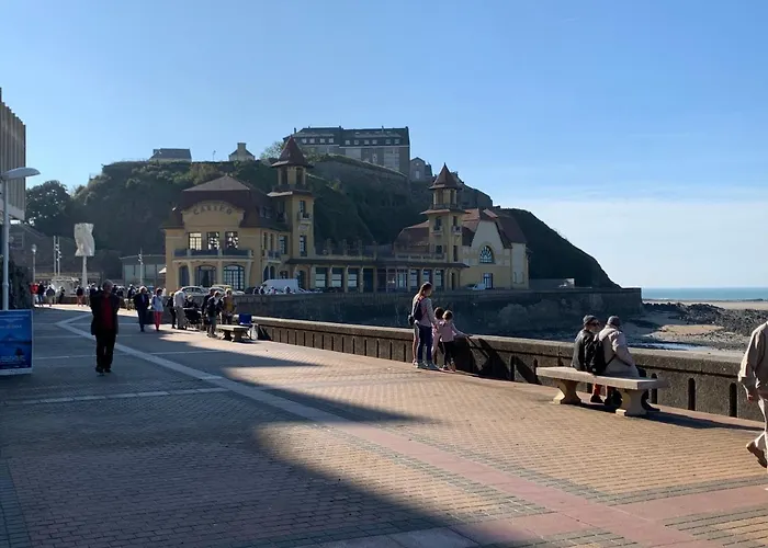 Chausey, Vue Sur Le Port Granville